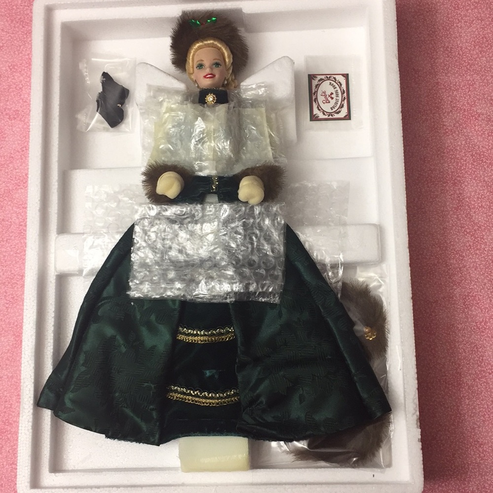 Holiday Caroler Barbie